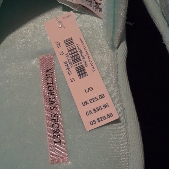 Victoria's Secret Slippers - Picture 3 of 4